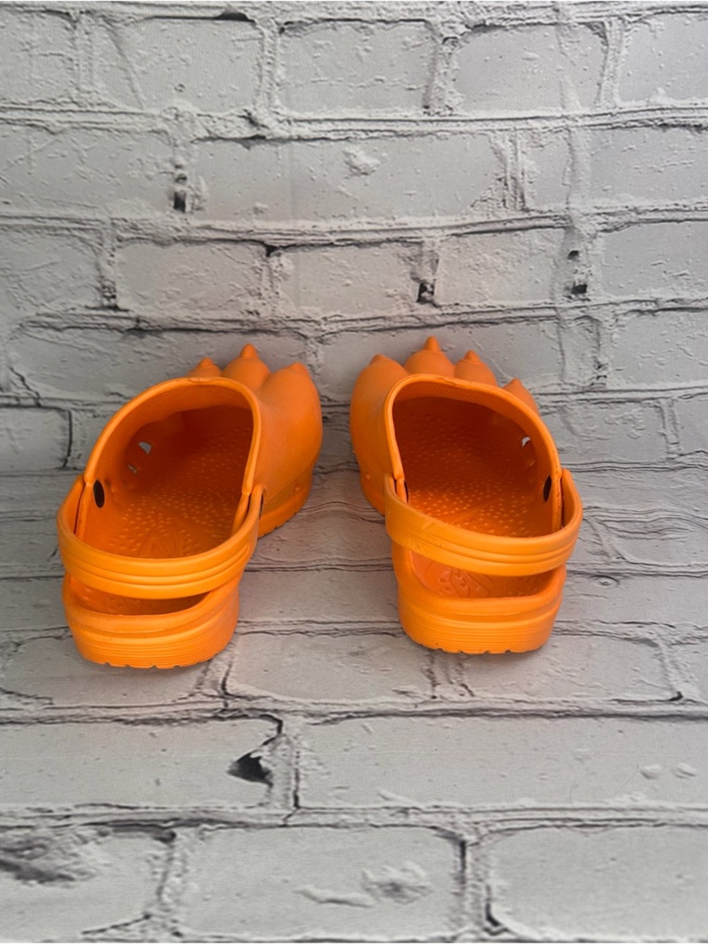 Clawz Unisex Orange Toe-Sculpted EVA Clogs with Heel Strap - Picture 5 of 7